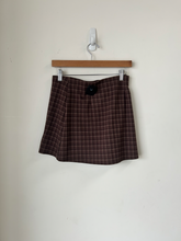 Load image into Gallery viewer, American Eagle Short Skirt Size Small
