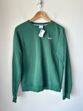 Load image into Gallery viewer, Nike Sweatshirt Size Small
