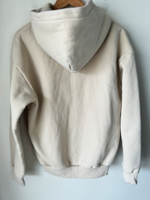 Load image into Gallery viewer, Comfrt Sweatshirt Size Small
