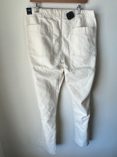 Load image into Gallery viewer, Abercrombie &amp; Fitch Pants Size 34
