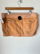Load image into Gallery viewer, Bdg Short Skirt Size Medium
