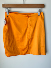 Load image into Gallery viewer, White Fox Short Skirt Size Small
