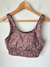 Load image into Gallery viewer, Athleta Athletic Top Size Medium
