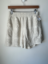 Load image into Gallery viewer, Abercrombie &amp; Fitch Shorts Size Extra Small
