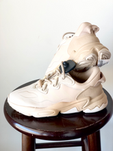 Load image into Gallery viewer, Adidas Womens Athletic Shoes Womens 7
