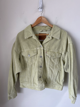 Load image into Gallery viewer, Levi Outerwear Size Medium
