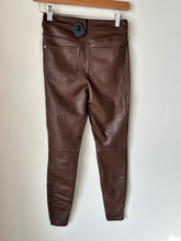 Load image into Gallery viewer, Free People Pants Size 1/2 (26)
