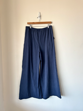 Load image into Gallery viewer, Free People Movement Athletic Pants Size Extra Large
