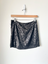 Load image into Gallery viewer, Envy Short Skirt Size Medium
