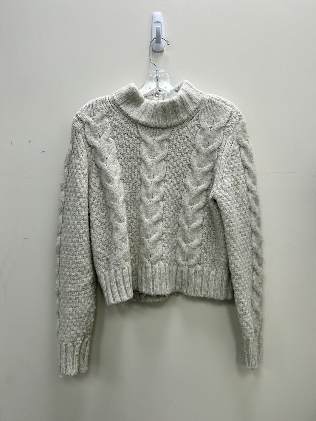 American Eagle Sweater Size Medium