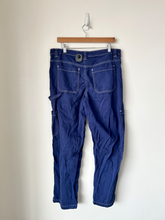 Load image into Gallery viewer, Garage Pants Size 11/12 (31)
