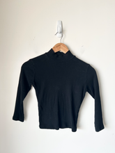Load image into Gallery viewer, Brandy Melville Long Sleeve T-Shirt Size Small

