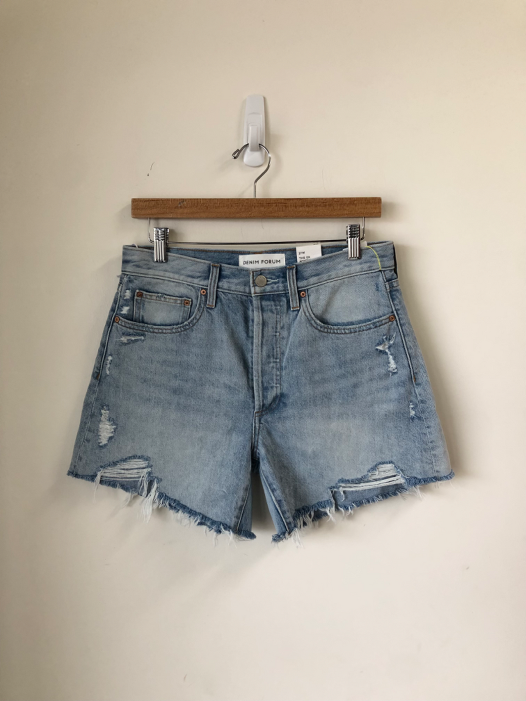 Denim Forum Shorts Size 3/4