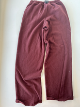 Load image into Gallery viewer, Skims Athletic Pants Size Extra Small
