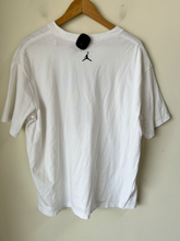 Load image into Gallery viewer, Jordan T-shirt Size Large
