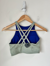 Load image into Gallery viewer, Lululemon Sports Bra Size Medium
