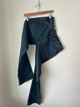 Load image into Gallery viewer, Ariat Denim Size 34
