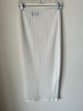 Load image into Gallery viewer, White Fox Long Skirt Size Small
