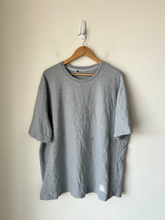 Load image into Gallery viewer, Alo T-shirt Size Extra Large

