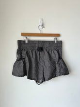 Load image into Gallery viewer, Free People Movement Athletic Shorts Size Large
