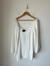 Load image into Gallery viewer, Princess Polly Dress Size Medium
