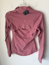 Load image into Gallery viewer, Lululemon Athletic Top Size Small
