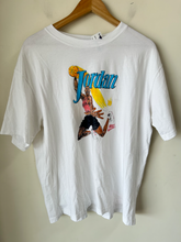 Load image into Gallery viewer, Jordan T-shirt Size Large
