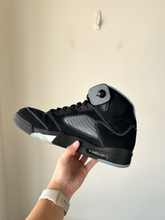Load image into Gallery viewer, Air Jordan Mens Athletic Shoes Mens 9.5
