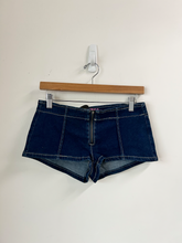 Load image into Gallery viewer, Edikted Shorts Size Medium
