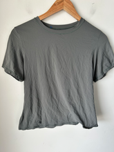 Load image into Gallery viewer, Skims Athletic Top Size Extra Large
