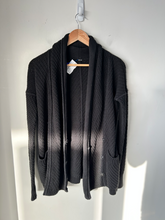 Load image into Gallery viewer, Lulu Lemon Sweater Size Medium
