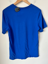 Load image into Gallery viewer, Nike T-shirt Size Small
