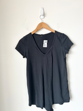 Load image into Gallery viewer, Lulu Lemon Athletic Top Size Small
