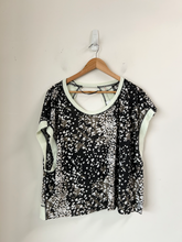 Load image into Gallery viewer, Free People Movement Athletic Top Size Large
