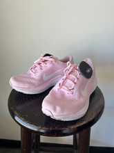 Load image into Gallery viewer, Nike Casual Shoes Womens 6.5

