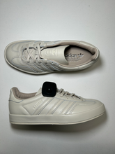 Load image into Gallery viewer, Adidas Casual Shoes Womens 7
