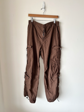 Load image into Gallery viewer, Aeropostale Pants Size Large
