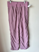 Load image into Gallery viewer, Lululemon Athletic Pants Size 5/6 (28)
