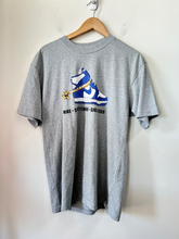 Load image into Gallery viewer, Nike T-shirt Size Medium
