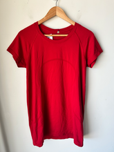 Load image into Gallery viewer, Lulu Lemon Athletic Top Size Extra Large
