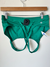 Load image into Gallery viewer, Lululemon Sports Bra Size Large
