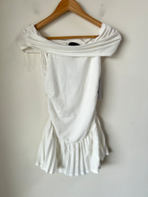 Load image into Gallery viewer, Princess Polly Dress Size Small
