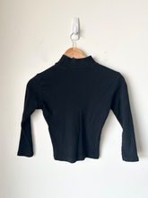 Load image into Gallery viewer, Brandy Melville Long Sleeve T-Shirt Size Small
