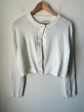 Load image into Gallery viewer, Jessica Simpson Sweater Size Large
