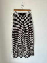 Load image into Gallery viewer, Free People Pants Size Medium
