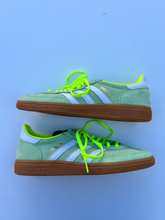 Load image into Gallery viewer, Adidas Casual Shoes Womens 10.5

