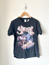 Load image into Gallery viewer, T-shirt Size Medium
