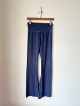Load image into Gallery viewer, Brandy Melville Pants Size Small
