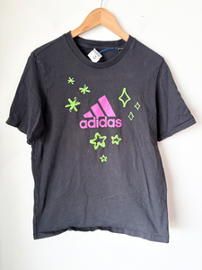 Adidas T-shirt Size Medium