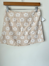 Load image into Gallery viewer, Princess Polly Short Skirt Size Medium
